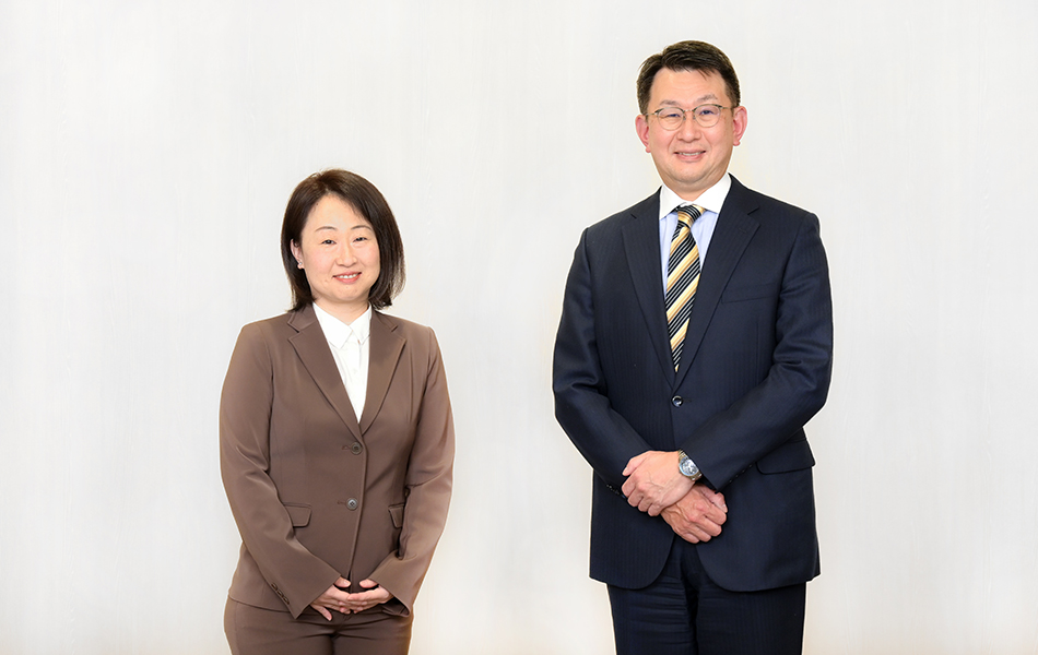 横手 幸太郎 (よこて・こうたろう)／林 果林 (はやし・かりん)